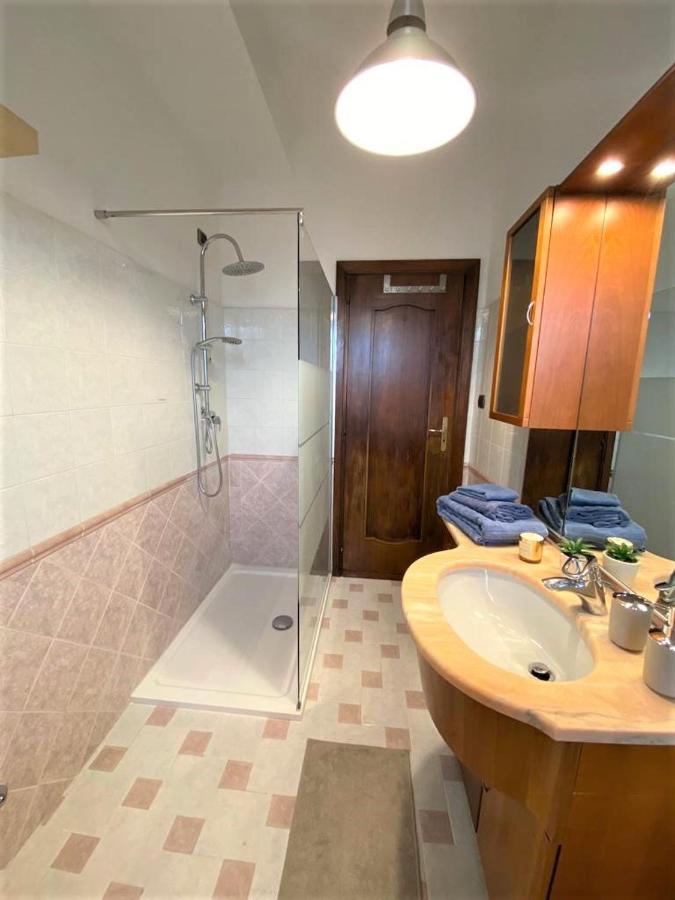 Casa Viola A 900 Mt Dalla Staz. Centrale Pescara Buitenkant foto