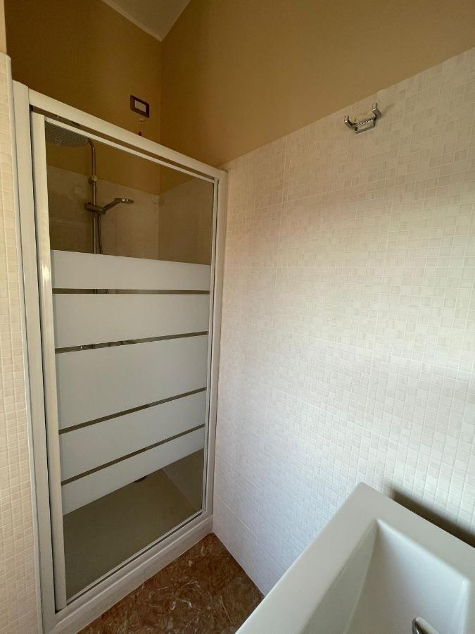 Casa Viola A 900 Mt Dalla Staz. Centrale Pescara Buitenkant foto