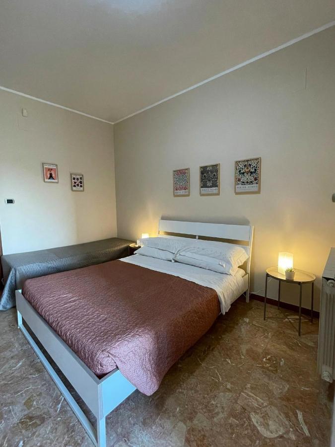 Casa Viola A 900 Mt Dalla Staz. Centrale Pescara Buitenkant foto